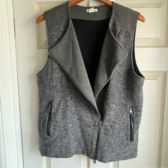 Club Monaco Vest Size L  Asymmetrical Front Zimmer Grey

@5 - Picture 9 of 15